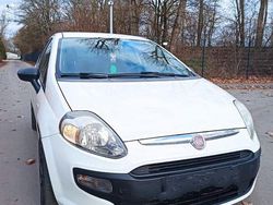Weiß Gebraucht 2010 Fiat Punto Dynamic Limousine | 2.999 € (Guter Preis)