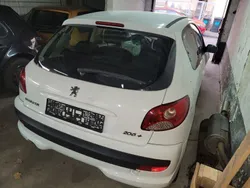 Weiß Gebraucht 2010 Peugeot 206+ Basis Kleinwagen | 799 € (Superpreis)