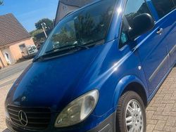 Blau Gebraucht 2006 Mercedes Vito Van / Kleinbus | 8.300 €