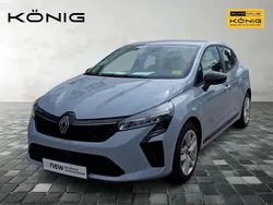 Rafalegrau Gebraucht 2024 Renault Clio V Evolution Limousine | 17.999 € (Etwas zu teuer)