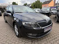 Schwarz Gebraucht 2014 Skoda Octavia Elegance Kombi | 6.700 € (Guter Preis)