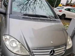 Silber Gebraucht 2007 Mercedes 180 Limousine | 2.490 €