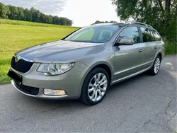 Grau Gebraucht 2011 Skoda Superb Ambition Kombi | 9.950 € (Etwas zu teuer)