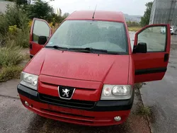 Rot Gebraucht 2005 Peugeot Expert Van | 2.999 €