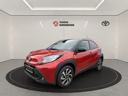 Rot Neu 2025 Toyota Aygo Kleinwagen | 19.888 €