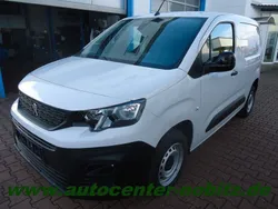 Weiß Gebraucht 2023 Peugeot Partner Premium Van / Kleinbus | 22.499 € (Teuer)