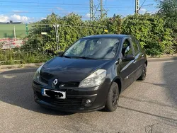 Schwarz Gebraucht 2007 Renault Clio III Kleinwagen | 2.400 €