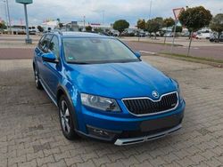 Blau Gebraucht 2014 Skoda Octavia Kombi | 9.900 € (Guter Preis)