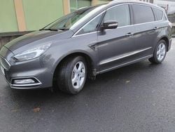 Grau Gebraucht 2019 Ford S-MAX Vignale Van / Kleinbus | 21.750 € (Superpreis)