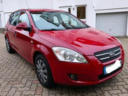 Rot Gebraucht 2007 Kia Ceed 2 Limousine | 1.999 € (Fairer Preis)
