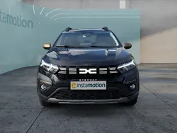 Schwarz Neu 2024 Dacia Sandero Stepway Kleinwagen | 22.499 € (Etwas zu teuer)