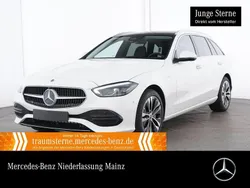 Weiß Gebraucht 2024 Mercedes C300e Avantgarde Limousine | 41.990 € (Guter Preis)