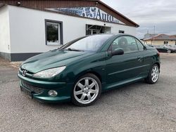 Grün Gebraucht 2003 Peugeot 206 CC Roland Garros Cabrio | 1.299 € (Guter Preis)