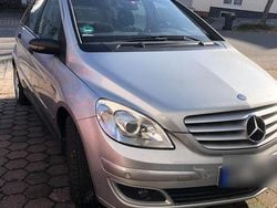 Silber Gebraucht 2005 Mercedes 180 Limousine | 3.999 €