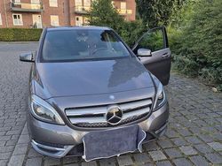 Grau Gebraucht 2013 Mercedes B220 Style Van / Kleinbus | 8.950 € (Fairer Preis)