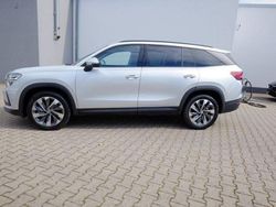 Brilliantsilber metallic (metallic) Gebraucht 2024 Skoda Kodiaq Selection SUV | 37.590 € (Fairer Preis)