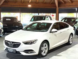 Weiß Gebraucht 2018 Opel Insignia Business Innovation Limousine | 18.900 € (Guter Preis)