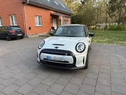 Silber Gebraucht 2022 Mini Cooper SE Kleinwagen | 19.399 € (Fairer Preis)