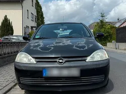 Schwarz Gebraucht 2001 Opel Corsa Kleinwagen | 900 € (Fairer Preis)