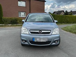 Grau Gebraucht 2007 Opel Meriva Van / Kleinbus | 2.999 €