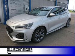 Polarsilber metallic Gebraucht 2024 Ford Focus ST-Line X Limousine | 22.900 € (Guter Preis)