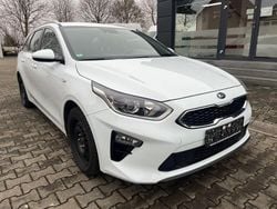 Weiß Gebraucht 2021 Kia Ceed Sportswagon Silver Kombi | 15.290 € (Guter Preis)