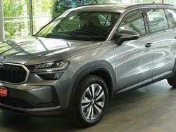 Graphitegrau metallic Gebraucht 2024 Skoda Kodiaq Selection SUV | 44.491 € (Guter Preis)