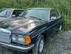 Blau Gebraucht 1982 Mercedes 230 Limousine | 7.900 €