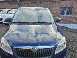 Blau Gebraucht 2011 Skoda Fabia Kleinwagen | 3.399 € (Guter Preis)