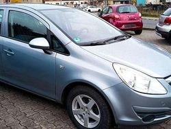 Lichtsilber metallic Gebraucht 2009 Opel Corsa Edition Kleinwagen | 3.990 € (Fairer Preis)
