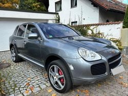 Grau Gebraucht 2006 Porsche Cayenne Turbo SUV | 6.700 €