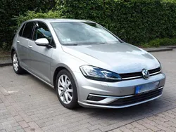Silber Gebraucht 2018 VW Golf VII Highline Limousine | 15.500 € (Guter Preis)