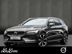 Gebraucht 2024 Volvo V60 CC Kombi | 45.860 € (Etwas zu teuer)