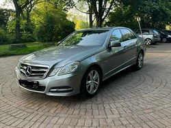 Grau Gebraucht 2010 Mercedes E200 Limousine | 9.500 € (Fairer Preis)