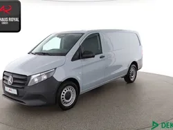 Grau Gebraucht 2024 Mercedes Vito Van / Kleinbus | 37.880 € (Fairer Preis)