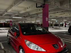 Rot Gebraucht 2006 Peugeot 207 Limousine | 3.300 € (Fairer Preis)