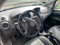 Weiß Gebraucht 2011 Fiat Punto Evo Kleinwagen | 1.600 €