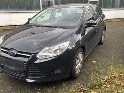 Schwarz Gebraucht 2014 Ford Focus Kombi | 4.490 € (Fairer Preis)