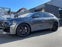 Daytonagrau perleffekt Neu 2025 Audi RS Q8 Performance SUV | 143.890 €