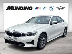 Alpinweiß uni Gebraucht 2022 BMW 318 Sport Line Limousine | 31.380 € (Fairer Preis)