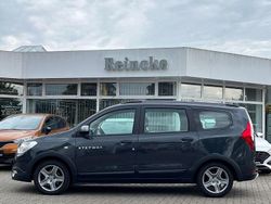 Grau Gebraucht 2022 Dacia Lodgy Stepway Van / Kleinbus | 18.990 € (Teuer)