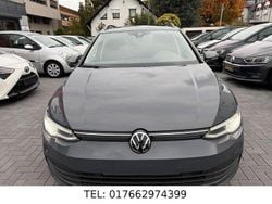 Grau Gebraucht 2023 VW Golf VIII Life Kombi | 15.999 € (Fairer Preis)