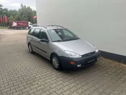 Silber Gebraucht 2000 Ford Focus Ghia Kombi | 2.690 € (Teuer)