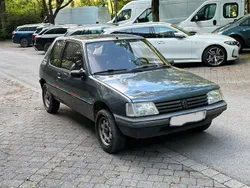 Grau Gebraucht 1991 Peugeot 205 Kleinwagen | 2.990 €