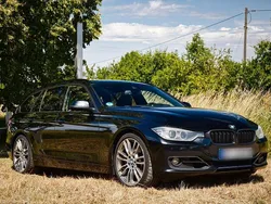 Schwarz Gebraucht 2012 BMW 330 Sport Line Kombi | 13.499 €