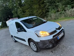 Weiß Gebraucht 2012 Citroën Berlingo Van / Kleinbus | 2.400 €