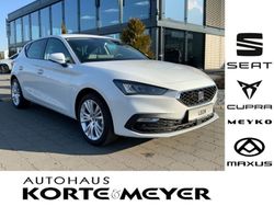 Weiß Neu 2024 Seat Leon Style Limousine | 33.209 € (Fairer Preis)