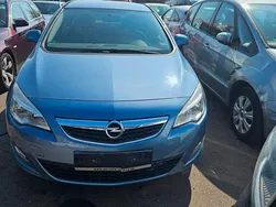 Blau Gebraucht 2010 Opel Astra Edition Limousine | 2.200 € (Guter Preis)