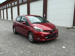 Rot Gebraucht 2012 Toyota Yaris Kleinwagen | 7.500 €