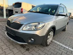 Silber Gebraucht 2012 Skoda Roomster Scout Plus Edition Kombi | 2.950 € (Superpreis)